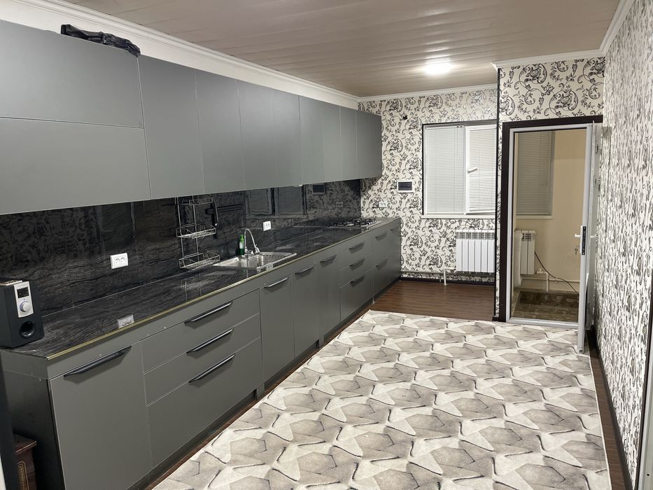 СРОЧНО ПРОДАЕТСЯ!  5-микр. Орбита. 3-этажный индувидуальний дом