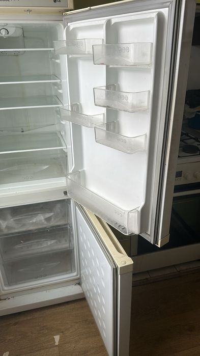 Холодильник LG e