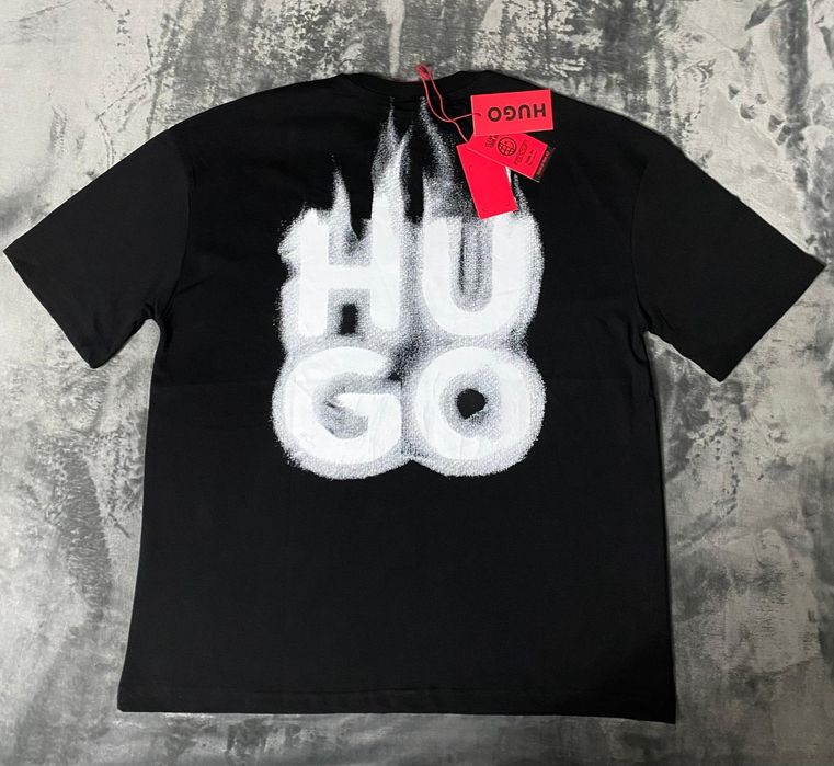 Vand tricou nou de barbati Hugo