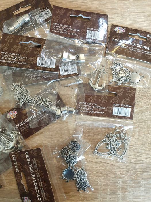 Accesorii metalice bijuterii martisoare. 100 lei pentru 100 pungute!!