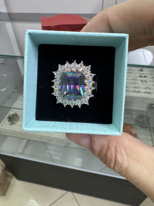 Продам золотое кольцо