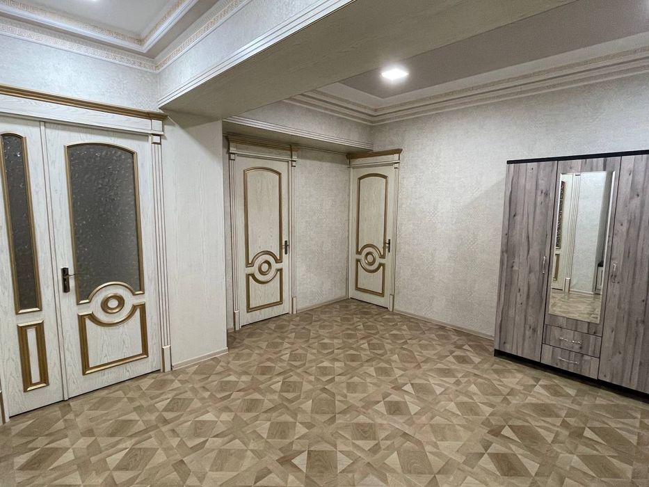 Аренда МАРКАЗ 15 Жангох  3 комнатная 180 квадрат