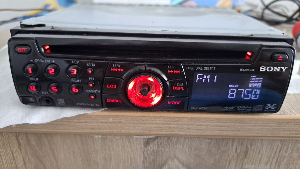 Radio MP3 Player Auto Sony CDX-A250