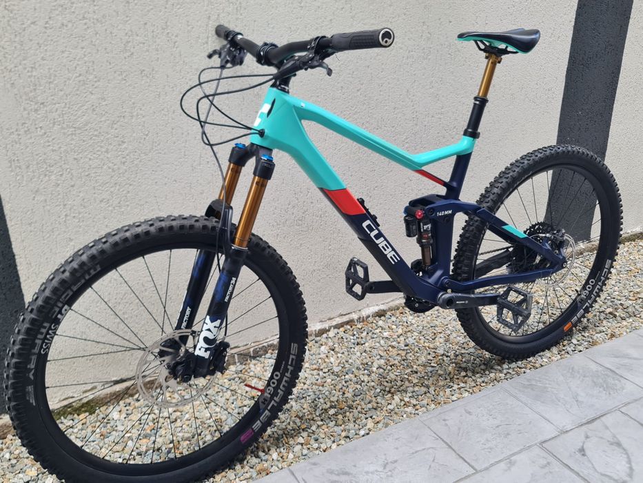 Bicicleta cube full suspension carbon