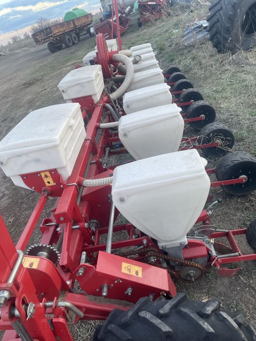 Продам сеялку веста упс 8