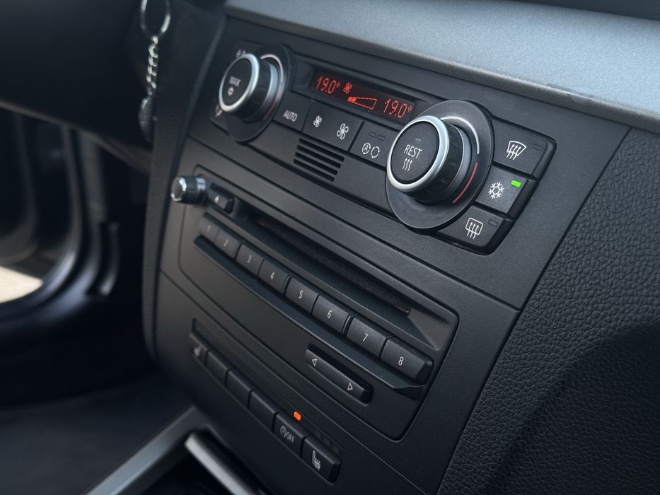 BMW 1 Series 2009 — imagine 5