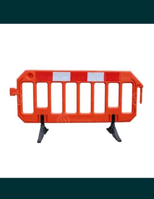 Пластмассовый дорожный барьер