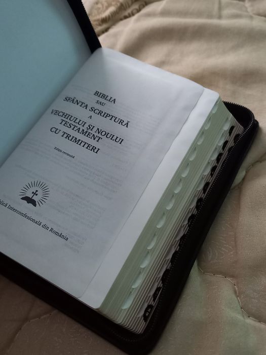 Biblia piele marime mica