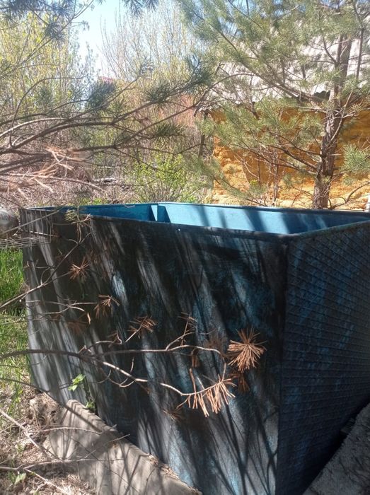 Металлический бак