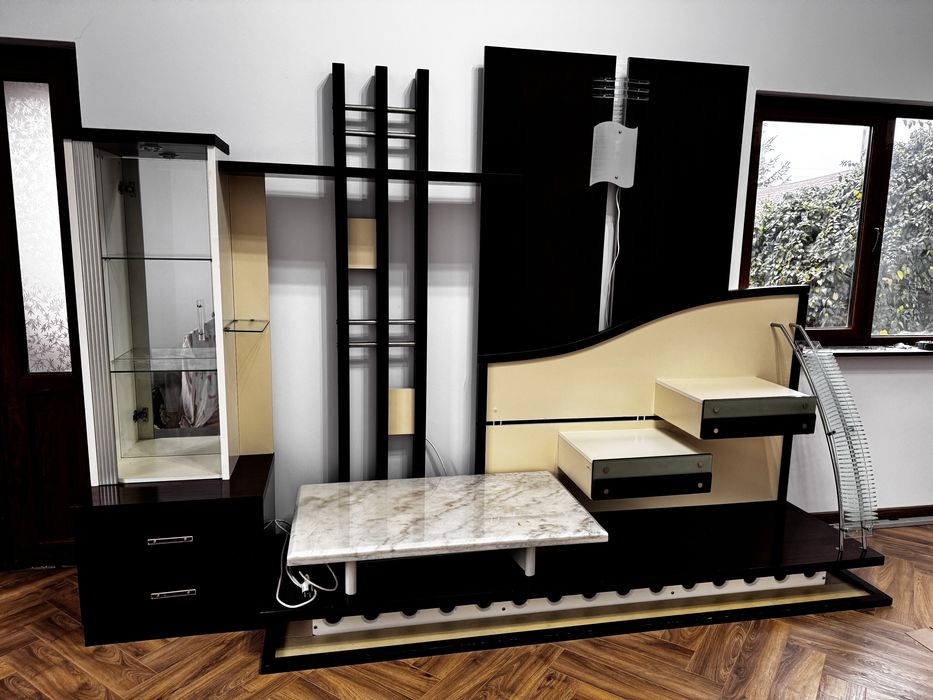 Vand Mobila de Living / Sufragerie Blat Marmura