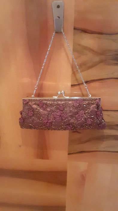 Vand  gentuta  de  ocazie cul.ciocolatie