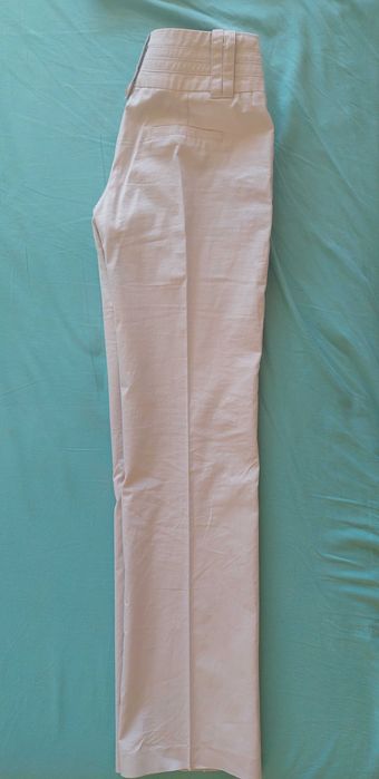 Costum damă compus din sacou mânecă scurtă şi pantaloni