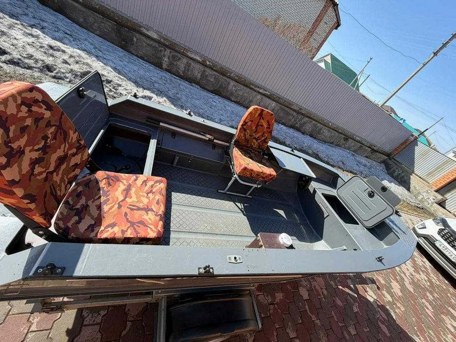 Лодка Swimmer 370