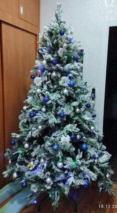 Новая ёлка 210 см
