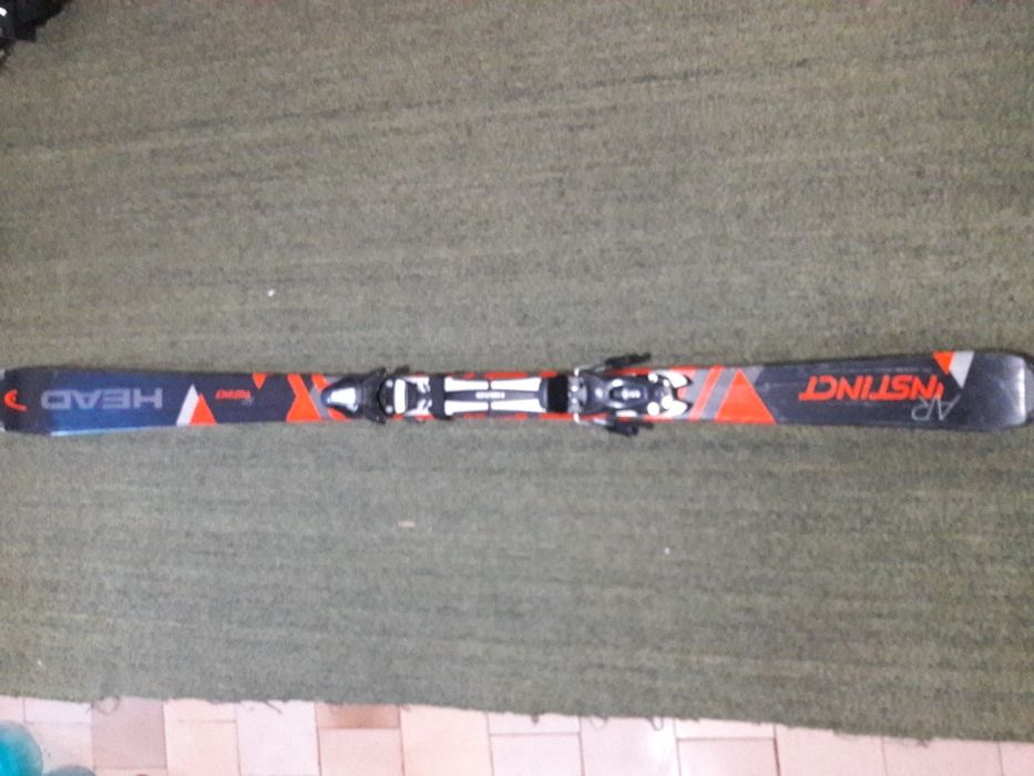 Skiuri 170cm achizitionate din Hervis