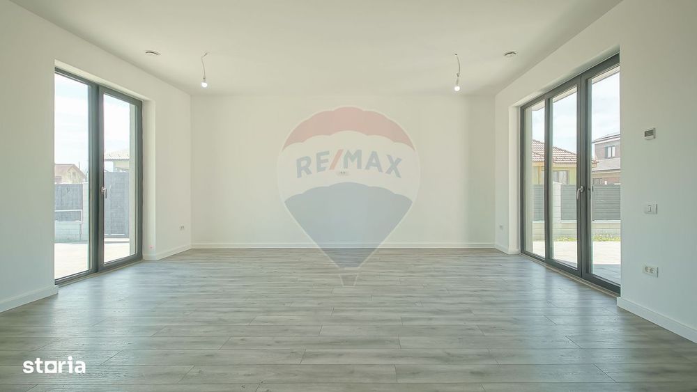Casă cu 5 camere de vânzare, Hălchiu