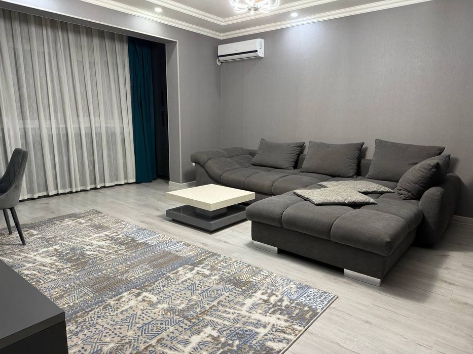 Срочно Сдаётся квартира улица Садик Азимова 2-комн авторский ремонт