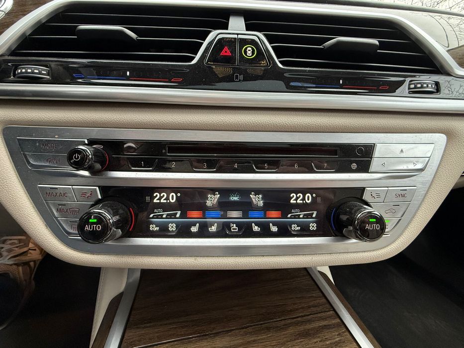 BMW 750i Long 2017 4 Locuri/SkyLounge/BowerWilkins/M-Packet/Ventilatie