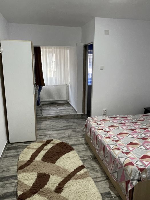 Inchiriez Apartament si garsoniera………