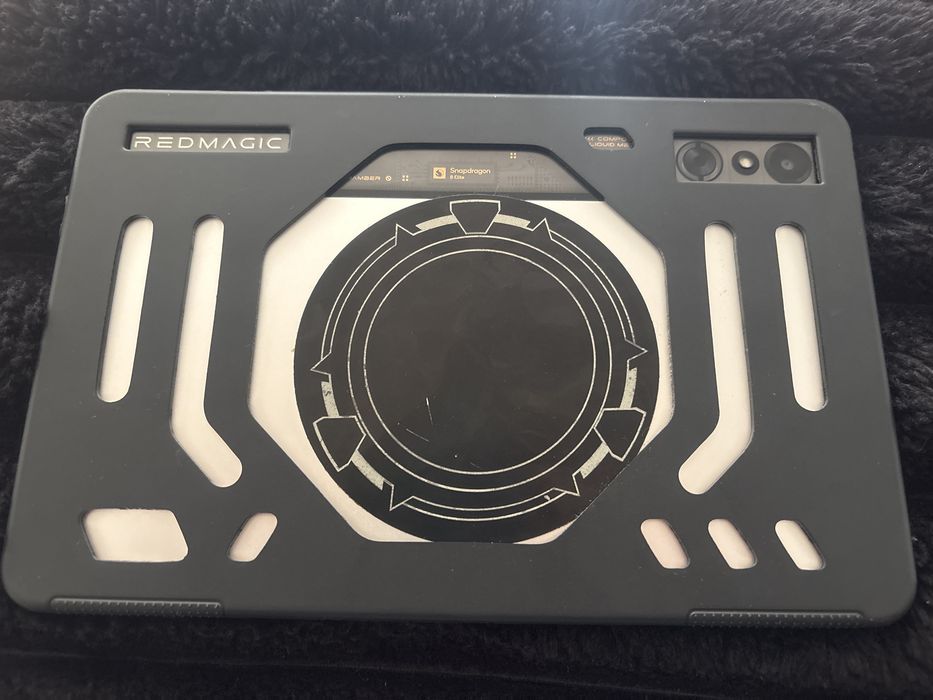 Tabletă Gaming Astra Ca nouă,are 31 de cicluri si bateria 100%