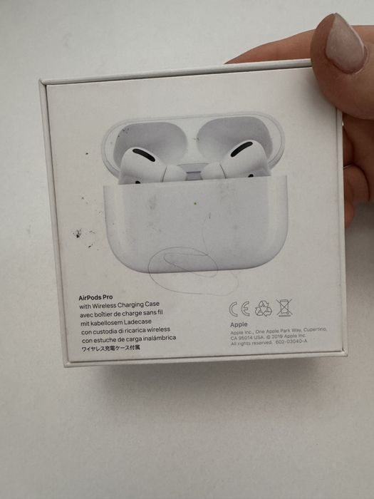 Футляр Airpods pro