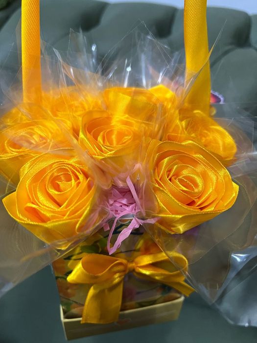 Розы из атласных лент есть готовые в наличии