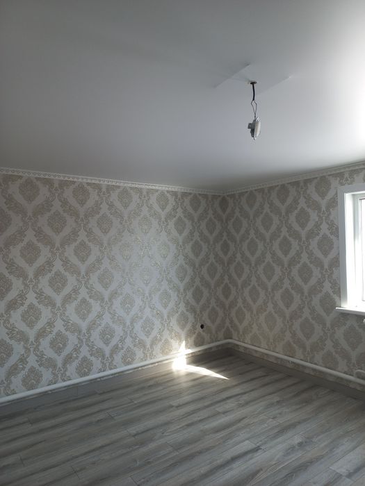 Поклею обои на любые стены.Галтели.