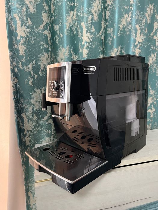 Espressor Delonghi Cappuccino impecabil+decalcifiant cadou pt 6 luni