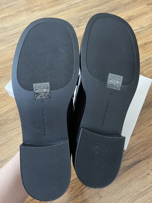 Лоферы Charles & Keith