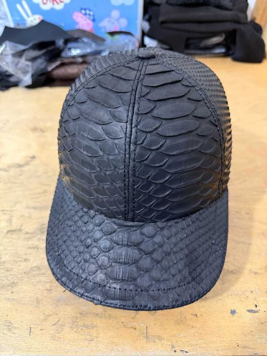 Кепки из кожи питона. Эксклюзив!