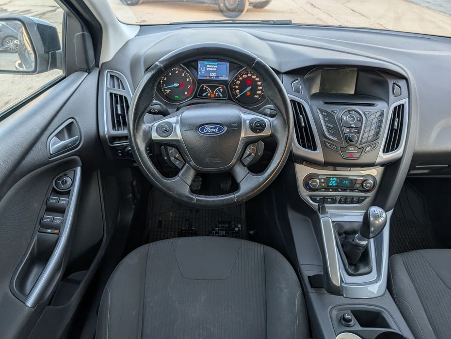 FORD Focus 2011 — imagine 5