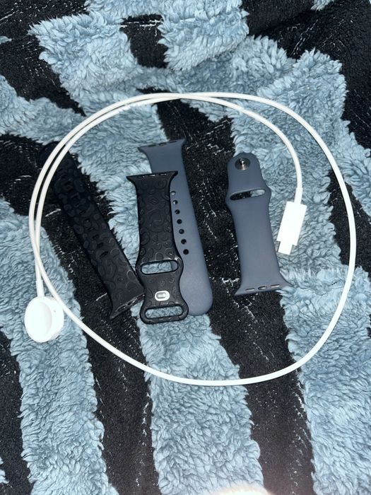 Încărcător + 2 brățări Apple Watch 44mm