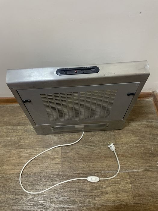 Вытяжка для кухни Indesit