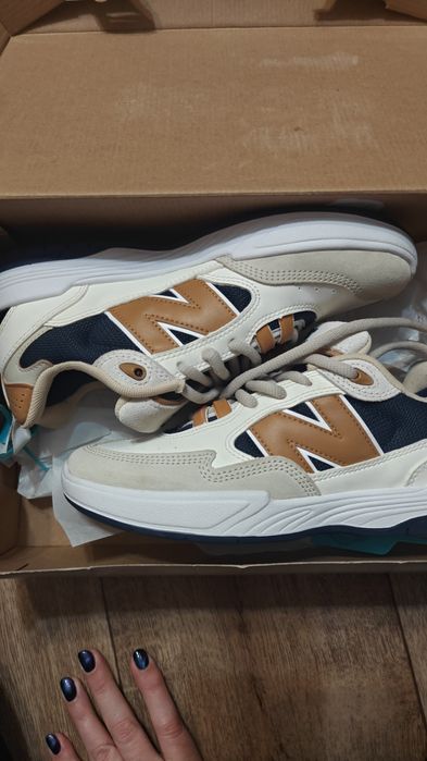 Кожаные кроссовки new balance