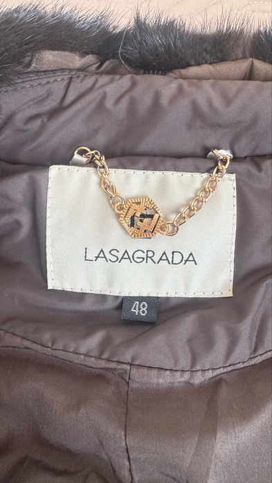 Продам новую куртку Lasagrada