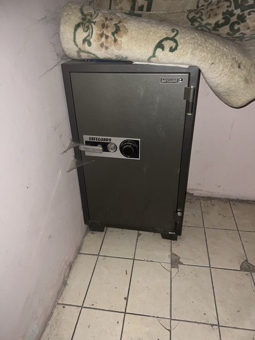 Сейф в отличном состоянии  продам