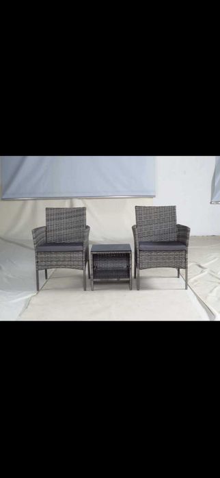 Ратанов луксозен комплект маса и две кресла