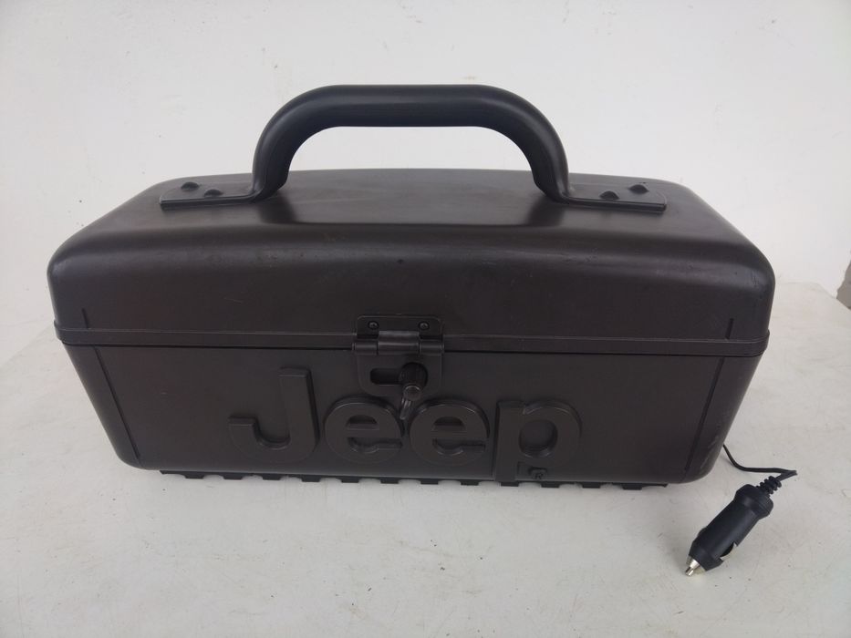 Радио-касетофон и диск  Roadstar, изработено по поръчка за JEEP