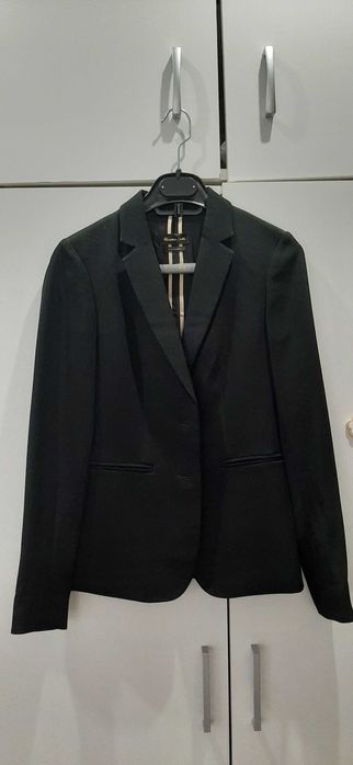 Costum clasic Massimo Dutti,ca nou(sacou 34,pantaloni 36)