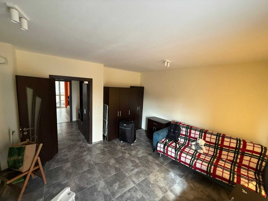 Дава се под наем Двустаен апартамент в Варна, Колхозен пазар - 50 кв.м за 378.93 € - Снимка #2