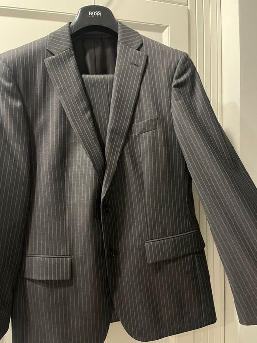 Костюм Hugo Boss размер IT48