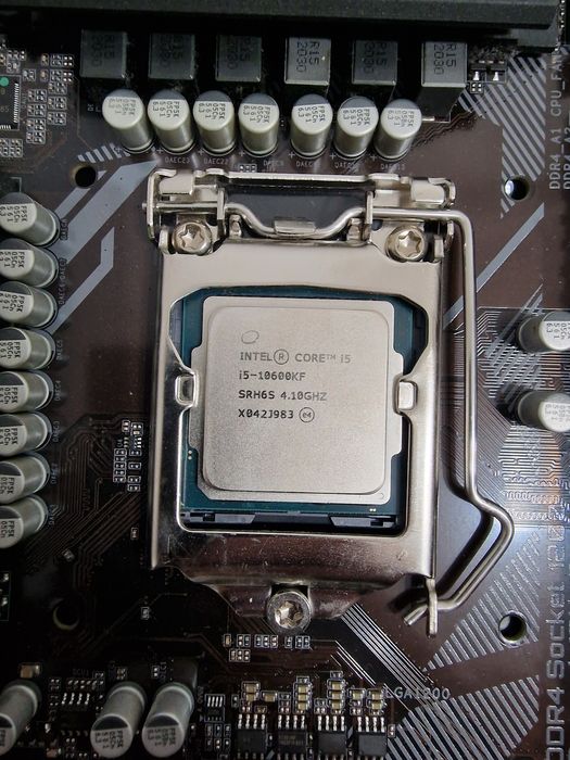 PC i5 10600kf, 16 GB RAM, RTX 3060 TI