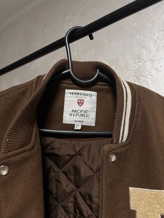 Куртка бомбер Pull and Bear Harvard