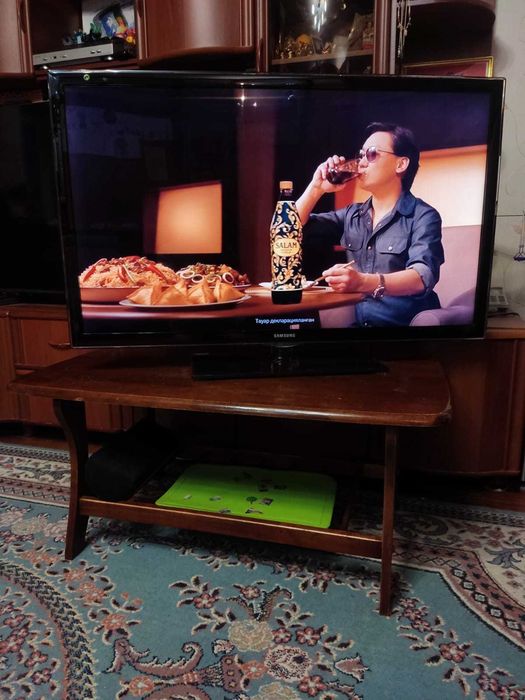 Телевизор Samsung диагональ 46" (117см)