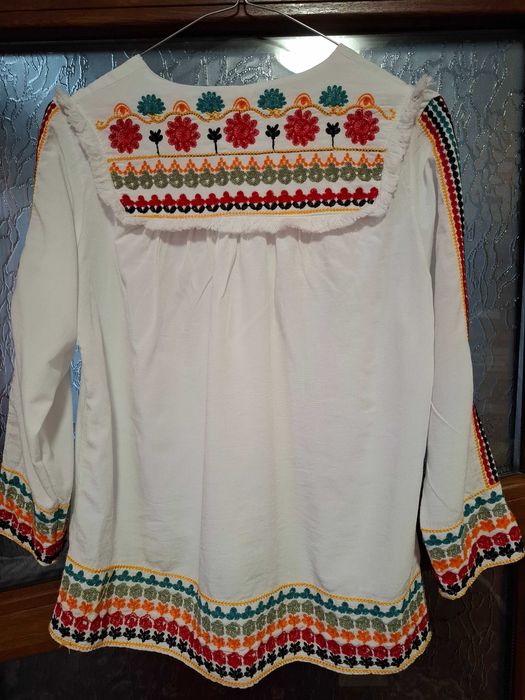 Bluză albă tip IE mâneci lungi mărimea S