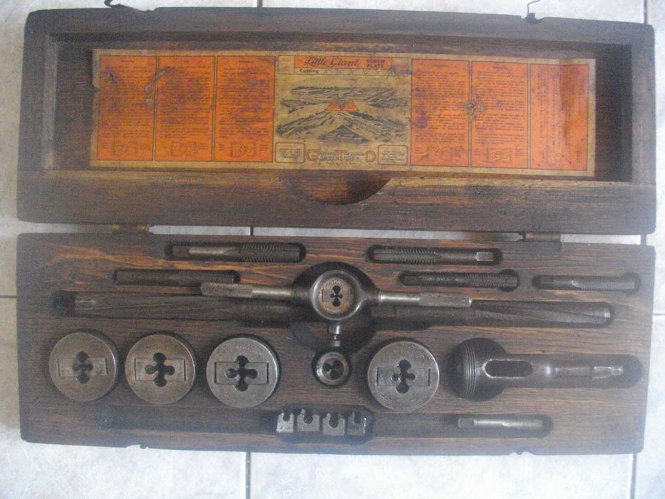 Старо Качество-Made in USA-Резбонарезни Плашки Метчици  Резби Различни