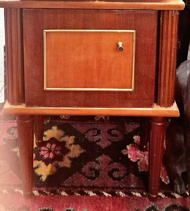 Тумбочки деревянные. Ретро.