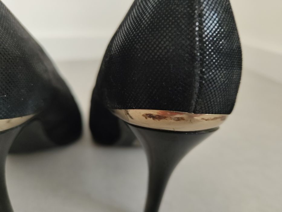 Стилни обувки на тънък висок ток 39н.