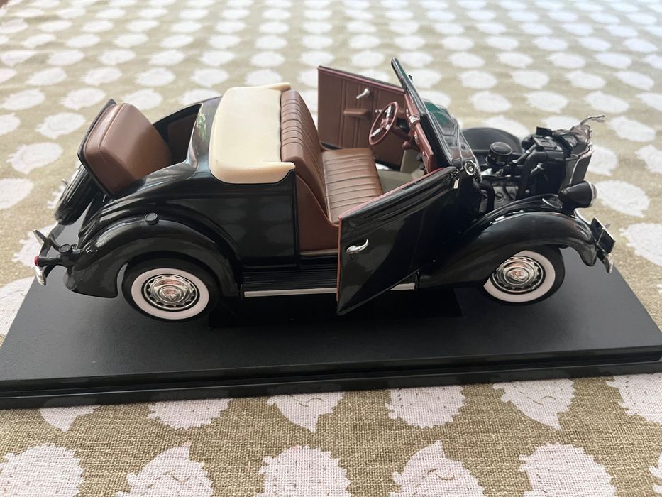 Колекционерска количка Ford Deluxe