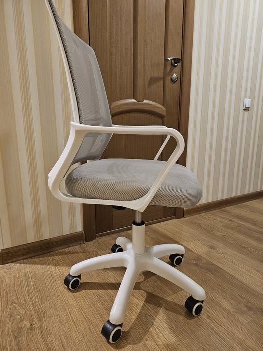 Продам компьютерное кресло